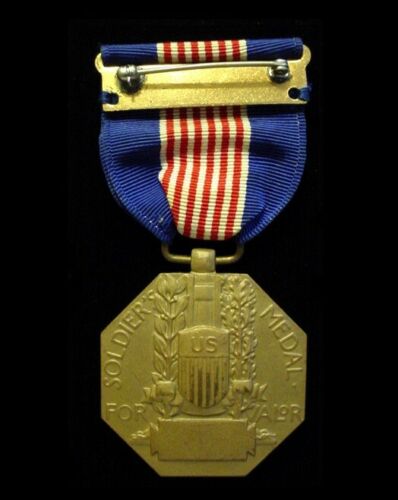WWII U.S. Army Soldier’s Medal with Lapel Button & Ribbon Bar in Coffin Box - Image 4