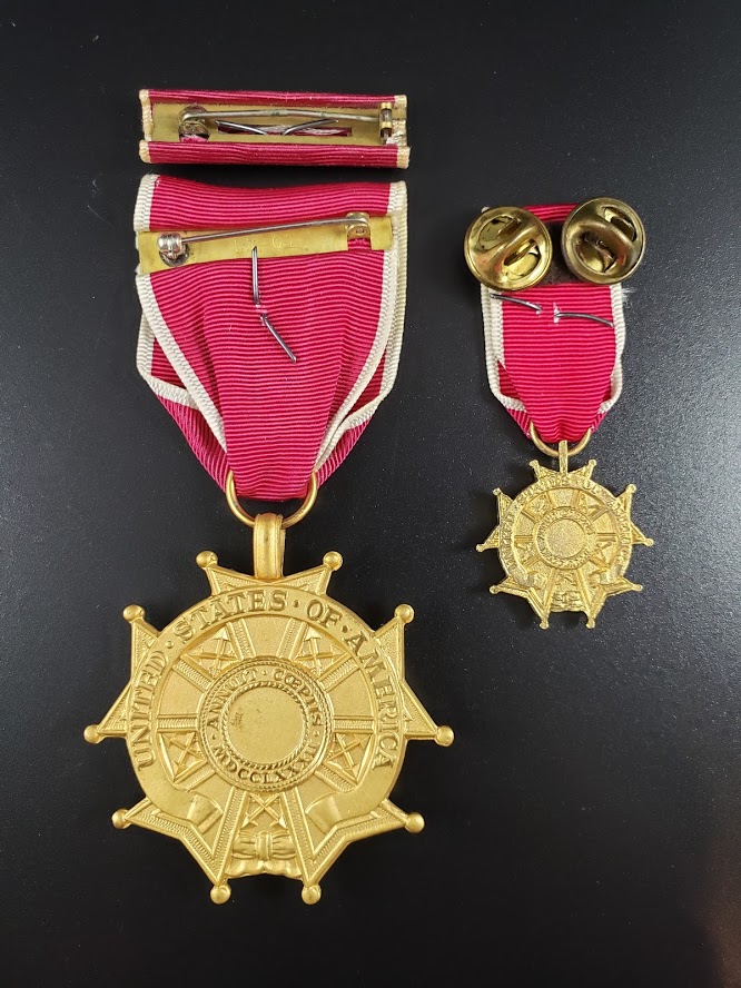 Vietnam Era U.S. Legion of Merit Medal - Image 3