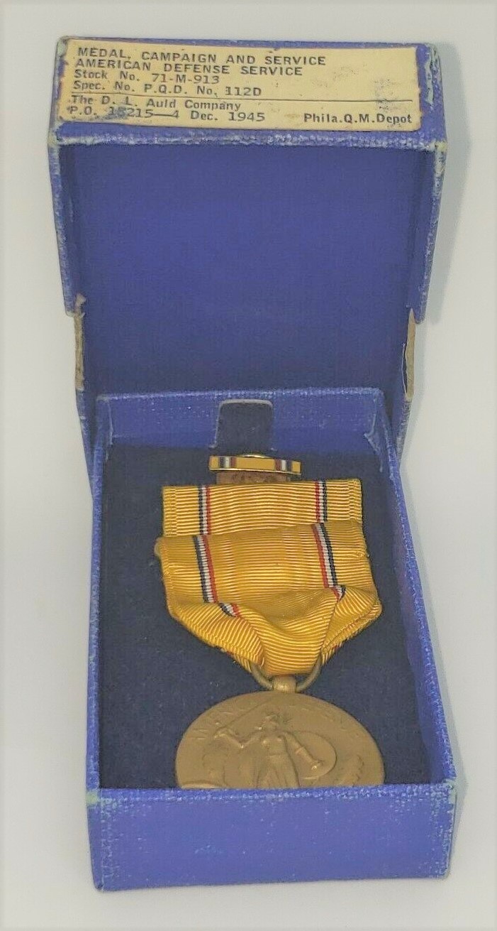 WWII American Defense Medal - Slot Brooch in Original Box - Image 4