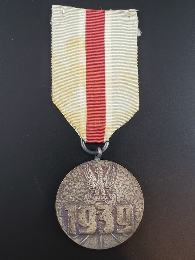 WWII Poland Medal for Defense War 1939 - Image 3