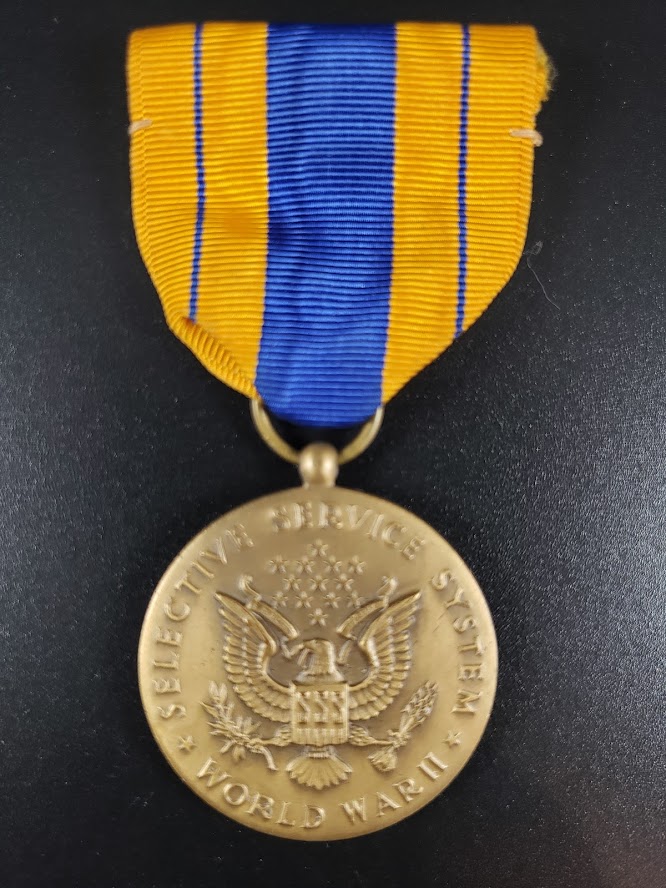 WWII US Selective Service Medal - Image 2