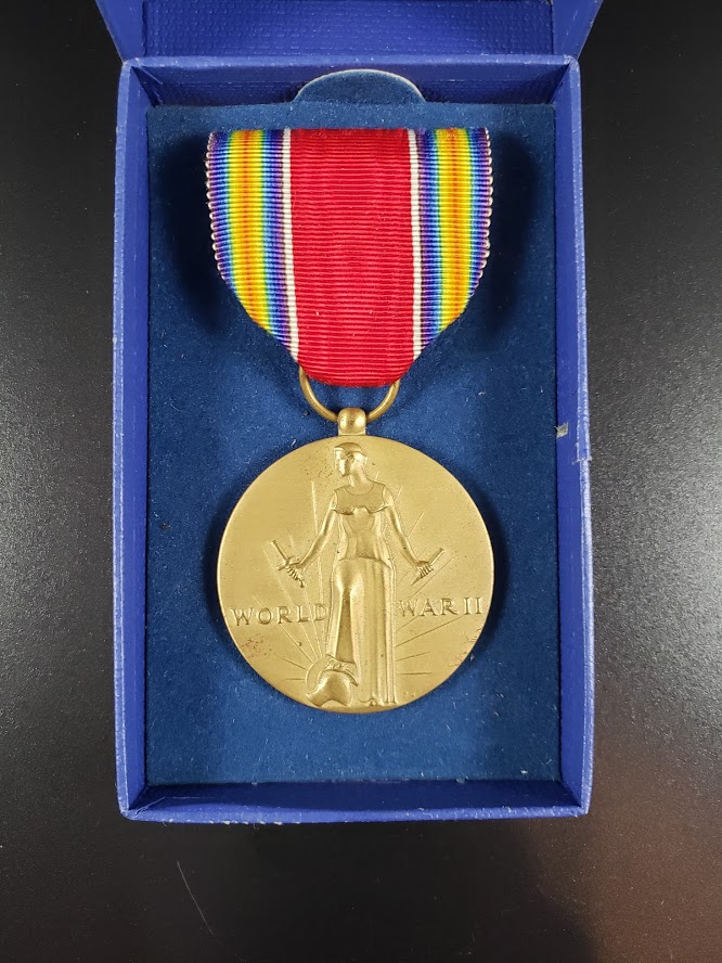 WWII US Victory Medal in Original Box - Image 2