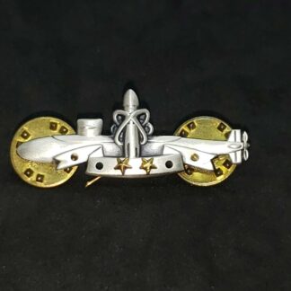 HILBORN HAMBURGER VIETNAM ERA SUBMARINE PIN WITH BRONZE STARS - STERLING