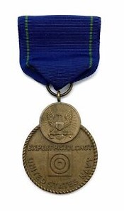 WWII U.S. NAVY EXPERT PISTOL SHOT MEDAL SLOT BROOCH - Image 2
