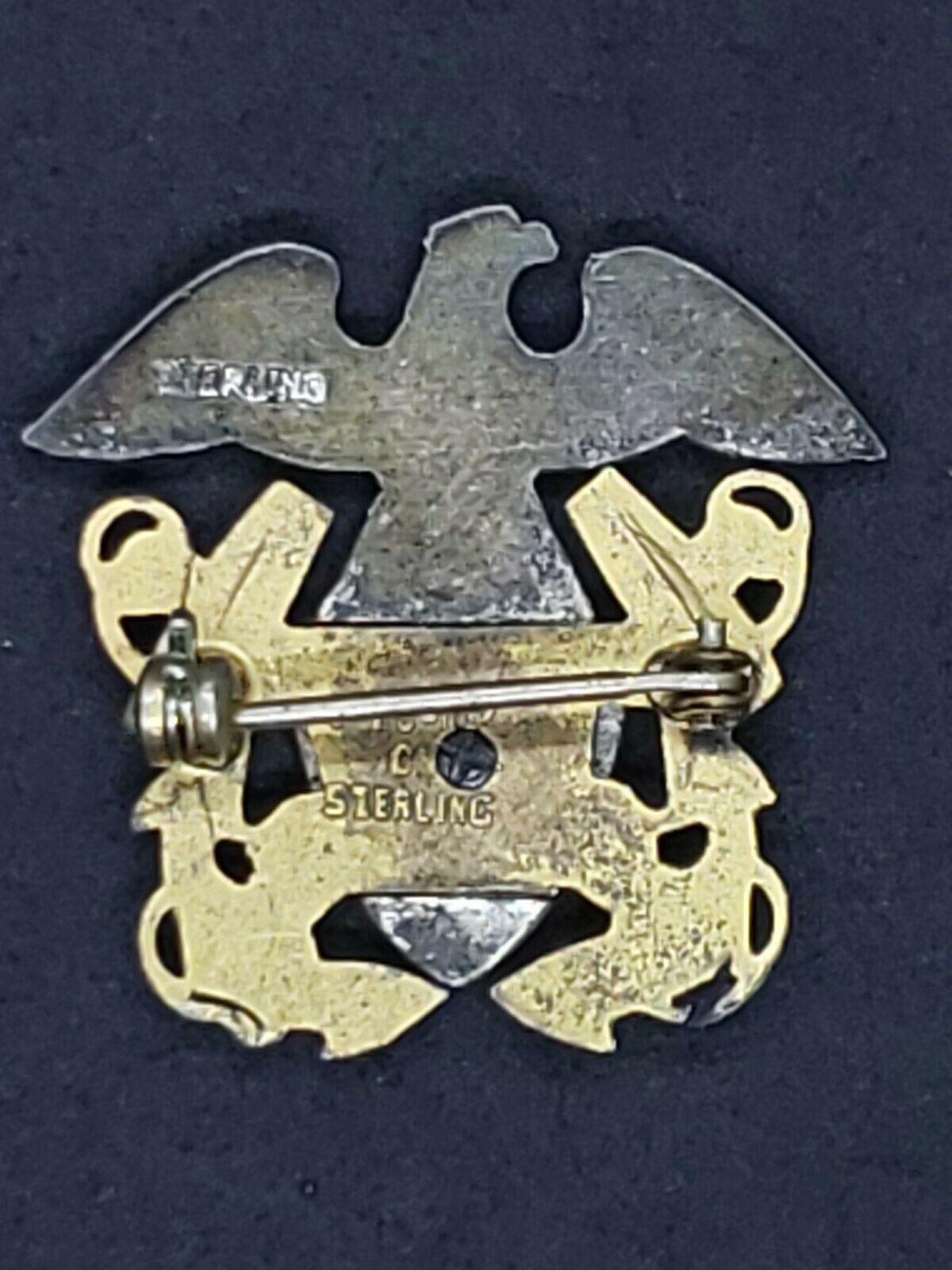 WWII USN Overseas Officer Cap Badge Sterling Insignia - Image 2